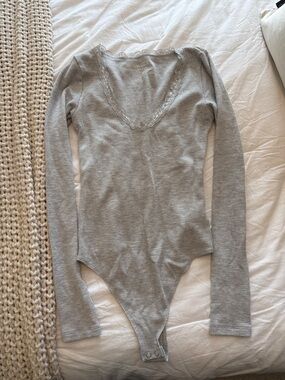 American Eagle Outfitters Light Gray Waffle Knit Lace-Trim Long Sleeve Bodysuit
